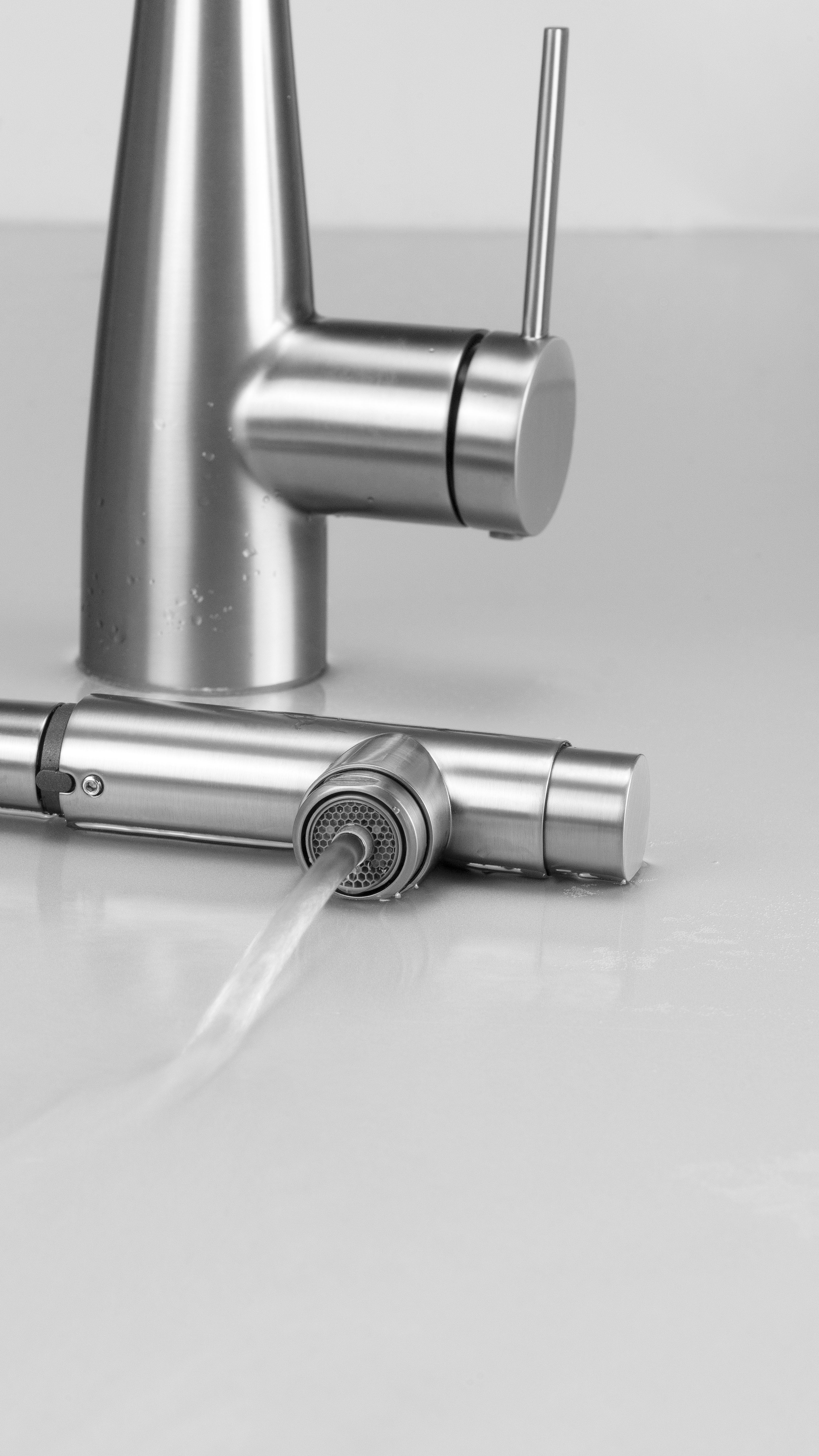 Baterię można zamontować blisko ściany